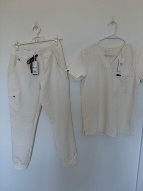 Figs off white scrub set NWT